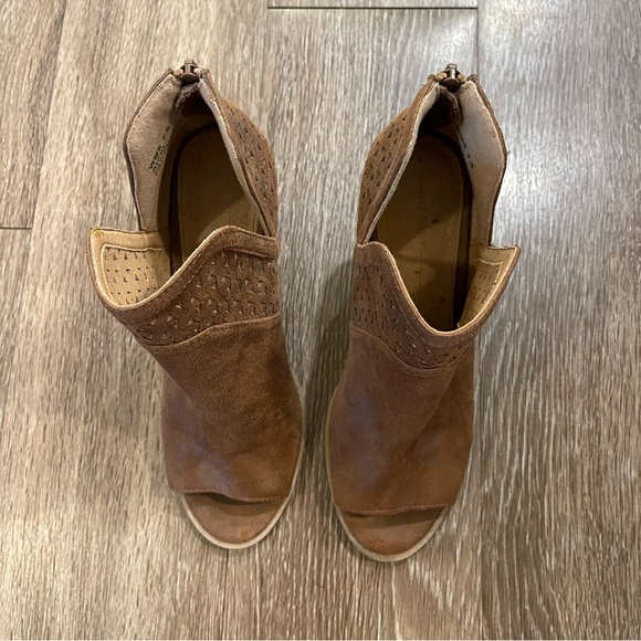 Report Booties - Picture 3 of 8